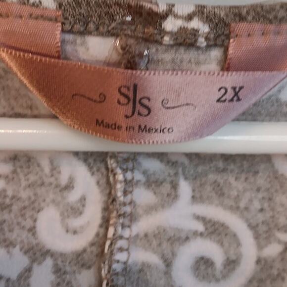 EUC SJS Brand Women's Top Sleeveless V-Neck Handkerchief Hem 2X - Picture 4 of 6